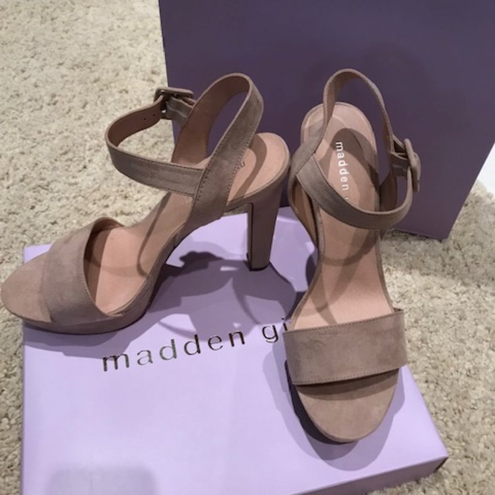 Steve Madden Brand New Suede High Heel Open Toe Platforms Size 10